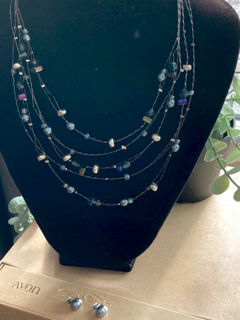 Avon Iridescent Glass Bead Floating Wire Necklace & Earrings Set Silver Tone NIB